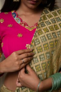 Pastel Green Georgette Khaddi Banarsi Saree with hand bandhani - Image 3