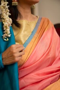 Pastel Pink and Blue soft silk kanjeevaram saree with dull golden border - Image 3